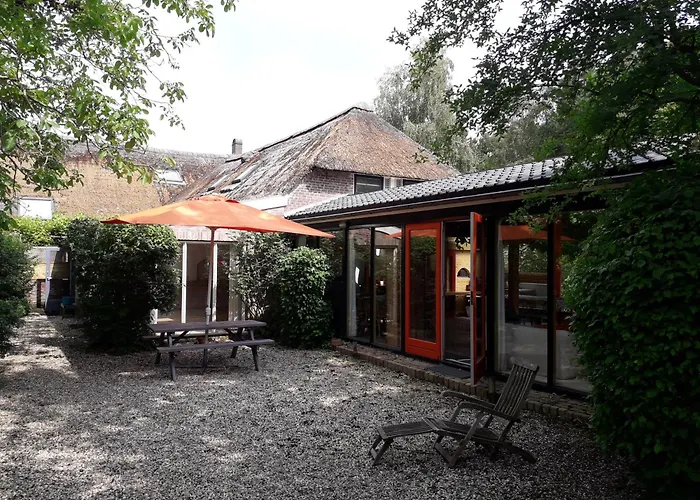 صورة Groepsaccommodatie Met Workshopruimte Hurwenen