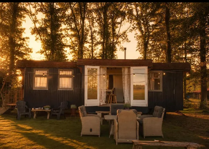 Bijzonder Buitenaf met een verkoelende jacuzzi en Finse sauna Vragender foto